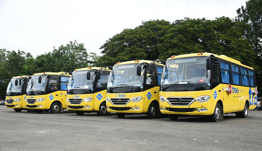 Regional de Educación 07 recibe autobuses para el Transporte Escolar